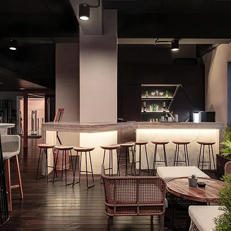 Whiz Luxe Hotel Spazio Surabaya-2